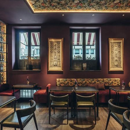 One Shot Luchana Madrid Exterior photo