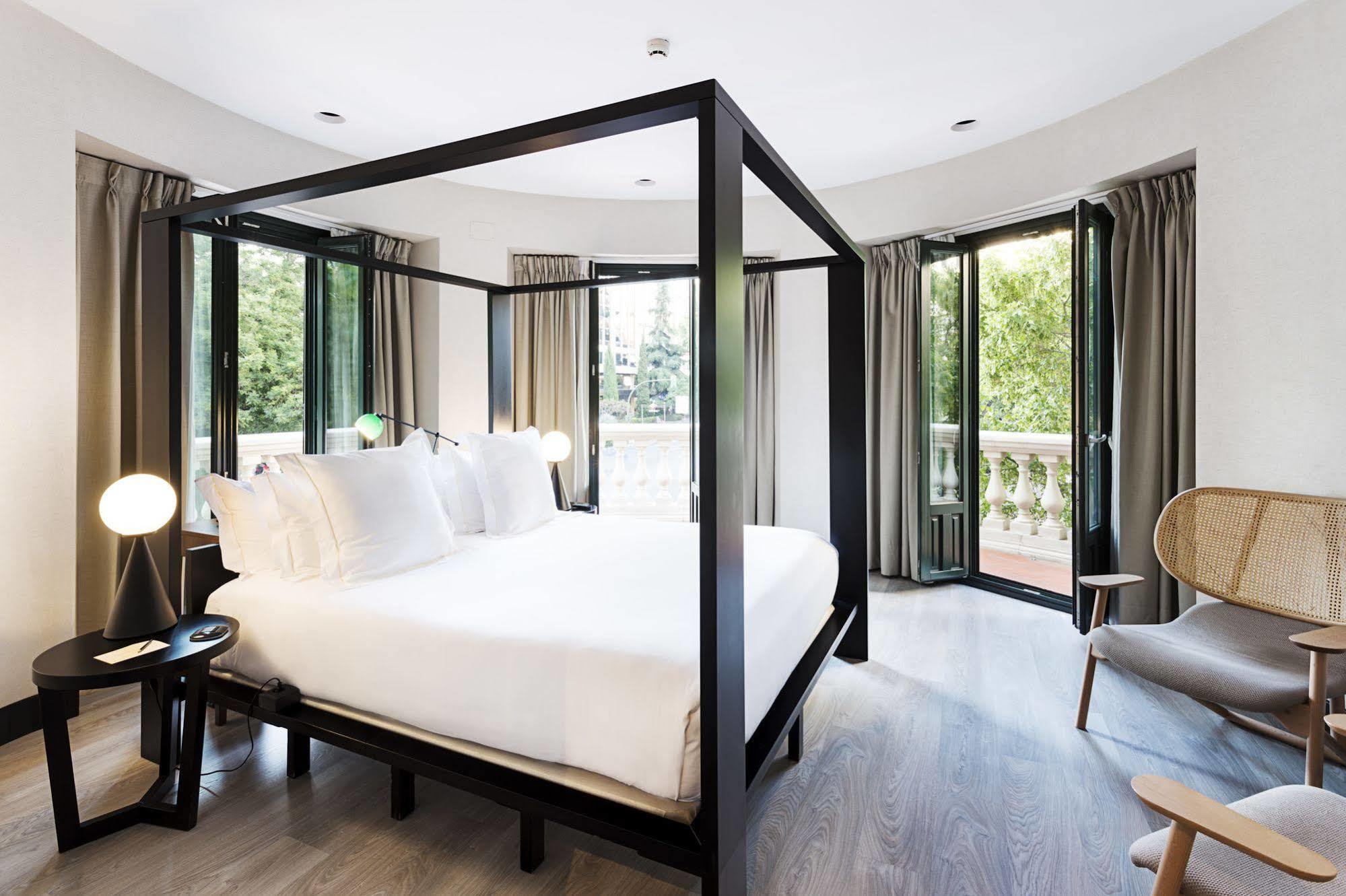 One Shot Luchana Madrid Exterior photo