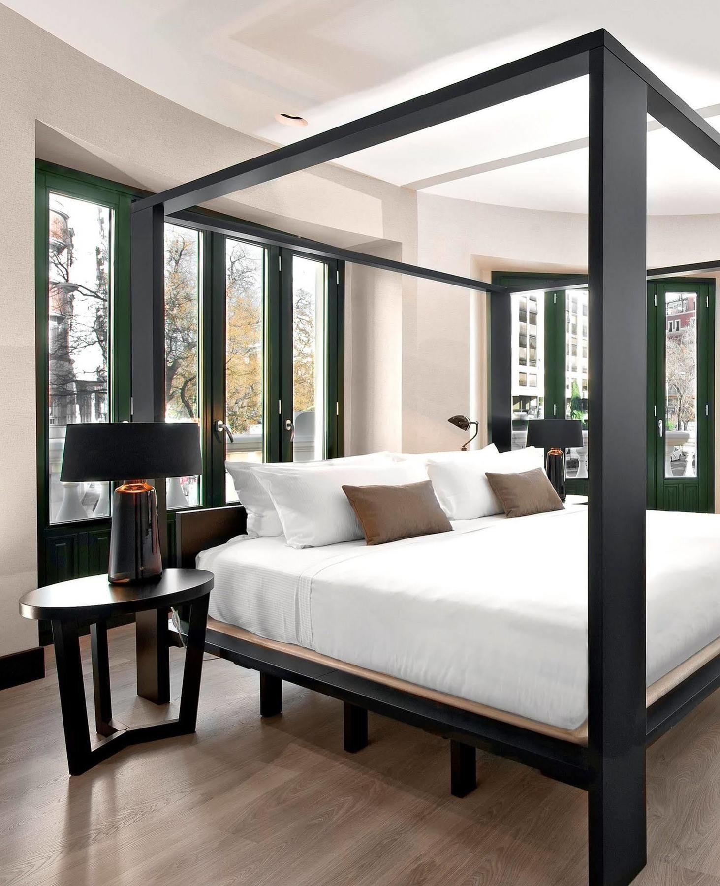 One Shot Luchana Madrid Exterior photo